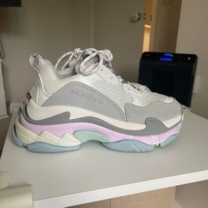 Balenciaga triple s pastel